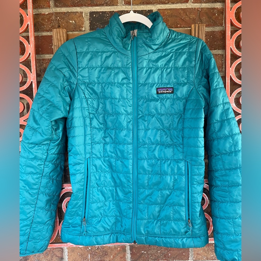 Patagonia turquoise blue nano puff jacket